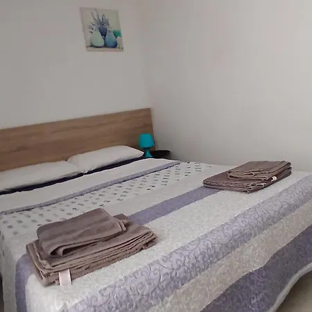 Διαμέρισμα 3 Bedroom 150 M From The *