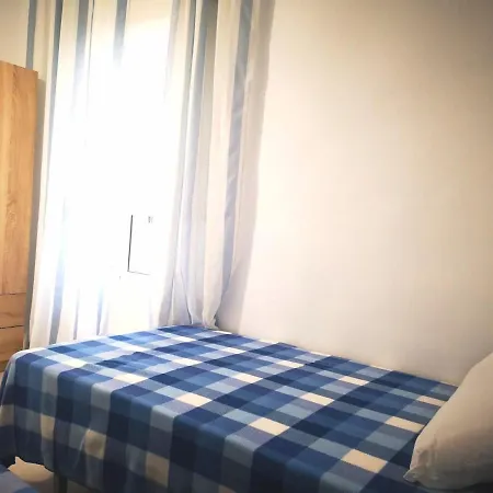 3 Bedroom 150 M From The Torrevieja