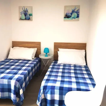 Apartment 3 Bedroom 150 M From The *