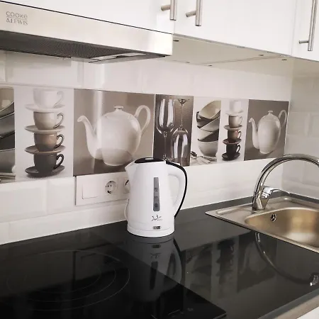 3 Bedroom 150 M From The דירה טורבייחה